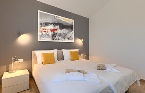 4 bedrooms, in-room safe, travel crib, free WiFi