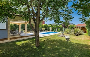 Pool - Beach front home in Pula (Pula)