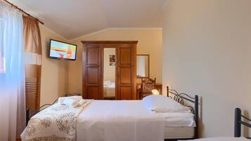 5 bedrooms, travel cot, free WiFi, bed sheets