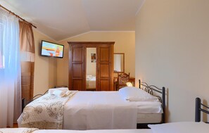 5 Schlafzimmer, Reisekinderbett, kostenloses WLAN, Bettwäsche