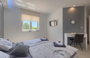 2 dormitorios, cuna de viaje, wifi gratis y ropa de cama
