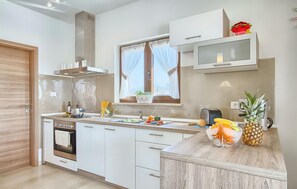 Frigorifero, forno, lavastoviglie, macchina per tè/caffè