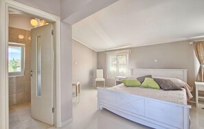 5 bedrooms, travel crib, free WiFi, bed sheets