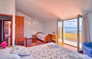 4 habitaciones, cuna de viaje, wifi gratis y ropa de cama 