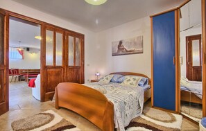 4 chambres, lit parapluie, Wi-Fi gratuit, draps fournis