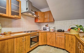 Refrigerador, microondas, horno y lavavajillas