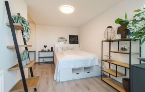 3 bedrooms, travel cot, free WiFi - 3 bedroom awesome home in Stavenisse (Stavenisse)