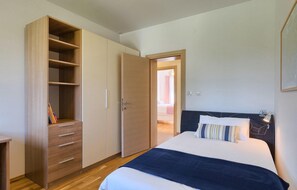 3 habitaciones, cuna de viaje, wifi gratis y ropa de cama 