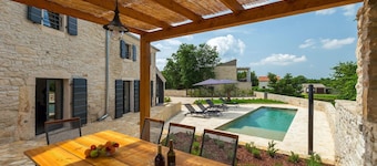 Stunning home in Svetvincenat