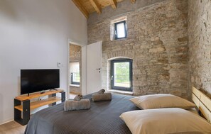 4 soverom, reiseseng for barn, wi-fi (inkludert) og sengetøy