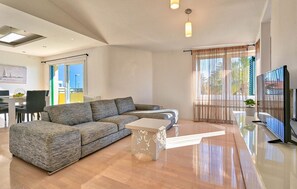 TV, fireplace, table football, ping pong - Stunning home in Zadar (Zadar)