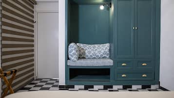 Habitación doble de diseñador, 1 habitación | Ropa de cama hipoalergénica, edredón, wifi gratis y ropa de cama
