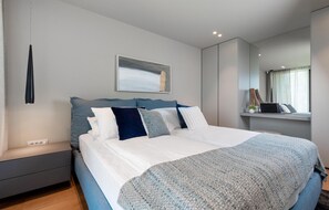 3 bedrooms, travel crib, free WiFi, bed sheets