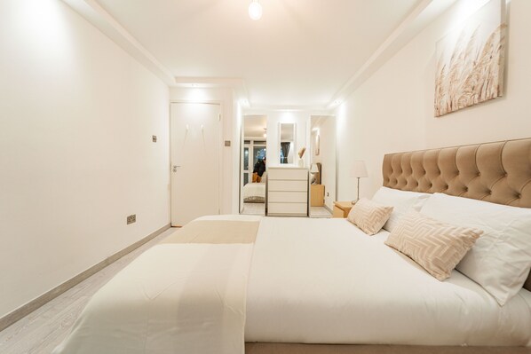 3 habitaciones, tabla de planchar con plancha y wifi gratis