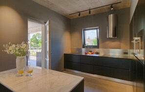 Fridge, microwave, oven, dishwasher - Awesome home in Sivati (Sivati)