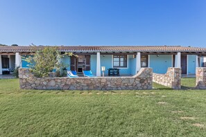 Exterior - La Casa Azzurra with shared Pool (Tertenia)