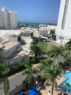 Pool - Beautiful Tropical Escape 1 bd. Apt. 7g (Carolina)