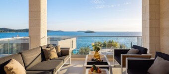 Beautiful home in Rogoznica with sauna