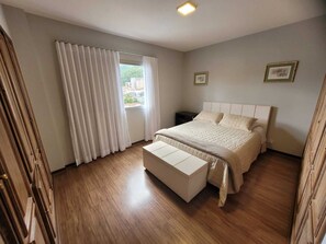 3 bedrooms, iron/ironing board, free WiFi, bed sheets - Apartment view palace center in the heart of the city (Centro Poços de Caldas)