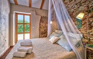 3 quartos, Wi-Fi de cortesia, roupa de cama