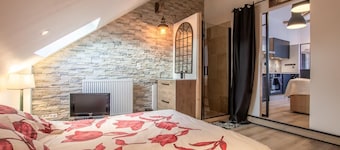 LA Grotte AUX Fees - Brison Saint Innocent