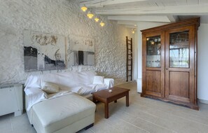 TV, peis og DVD-spiller