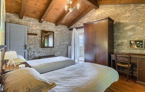3 habitaciones, cuna de viaje, wifi gratis y ropa de cama 