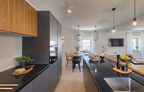 Fridge, oven, dishwasher, coffee/tea maker - Lovely home in Kanfanar (Kanfanar)