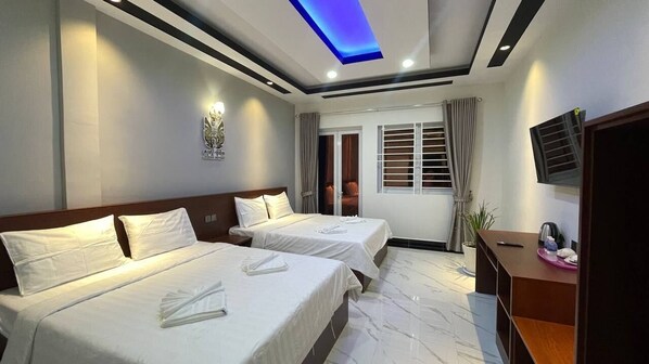 Family Double or Twin Room, 2 Double Beds, Mountain View | Free WiFi - SoursdeiSawadeeBoutique (Kampot)
