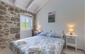 2 habitaciones, cuna de viaje, wifi gratis y ropa de cama 