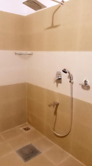 Dusche, Handtücher, Seife, Toilettenpapier