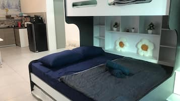 1 habitación, tabla de planchar con plancha, wifi y ropa de cama