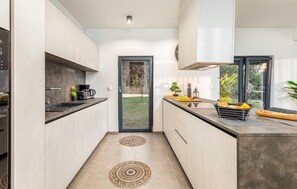 Fridge, microwave, oven, dishwasher
