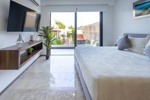 คอมฟอร์ทสตูดิโอ, เตียงคิงไซส์ 1 เตียง, ห้องครัว | ห้องพักตกแต่งอย่างมีเอกลักษณ์, ตกแต่งพิเศษโดยเฉพาะ, โต๊ะทำงาน