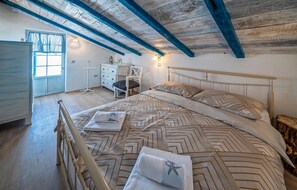 3 habitaciones, cuna de viaje, wifi gratis y ropa de cama 