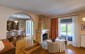 Dining - Beach front home in Porec (Porec)