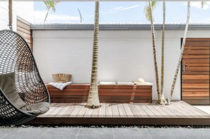 Terrace/patio - 'Villa One' Walk to Noosa Beach & Hastings Street (Noosa)