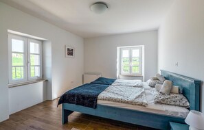 4 chambres, lit parapluie, Wi-Fi gratuit, draps fournis