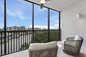 Property grounds - Bay Views & Pool | Luxury 3BR Condo (Fort Myers Beach)