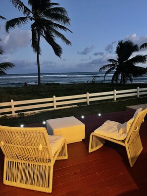 Terrace/patio - Apt Corail Noir les Pieds Dans Leau, sur la Plage ! (Saint-François)