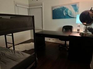 2 slaapkamers, een bureau, gratis wifi, beddengoed