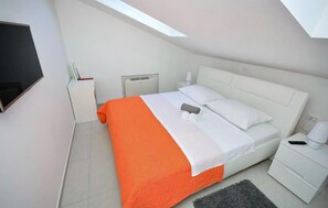 2 chambres, fer et planche à repasser, Wi-Fi gratuit, draps fournis