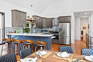 Fridge, microwave, oven, stovetop - Lakefront - GeoDome, Kayaks, Hot Tub, Fire Pits, Swingset, Game Room, Theater,EV (Tobyhanna)