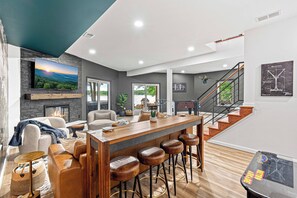 Lobby - Lakefront - GeoDome, Kayaks, Hot Tub, Fire Pits, Swingset, Game Room, Theater,EV (Tobyhanna)