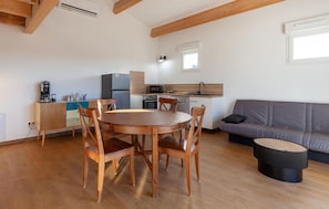 Interior - Nice apartment in Eyragues with WiFi (Eyragues)