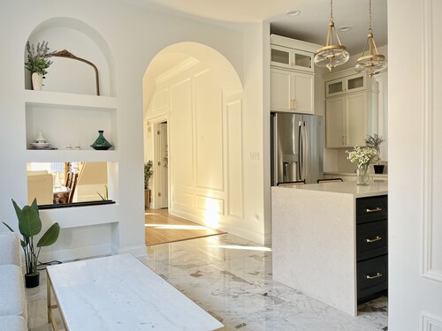 Huge & Luxurious Logan Sq home,2 car garage,PRIVATE rooftop deck,great location!