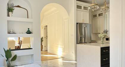 Huge & Luxurious Logan Sq home,2 car garage,PRIVATE rooftop deck,great location!