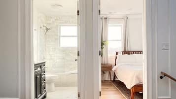 5 slaapkamers, een kluis op de kamer, een bureau