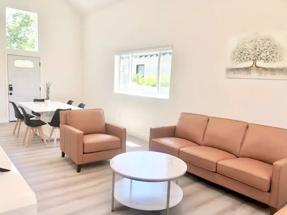 Brand New Modern 3B2.5B House Hancock Park/K Town