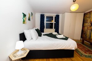 3 quartos, ferros/tábuas de passar roupa, Wi-Fi, roupa de cama